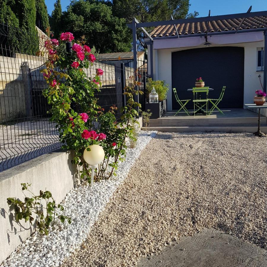 Gite Les Coquelicots Ledenon Exterior photo